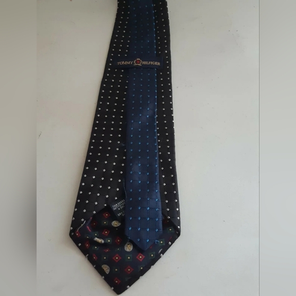 Tommy Hilfiger Mens Tie Necktie 100% Silk white Checks - Picture 1 of 4